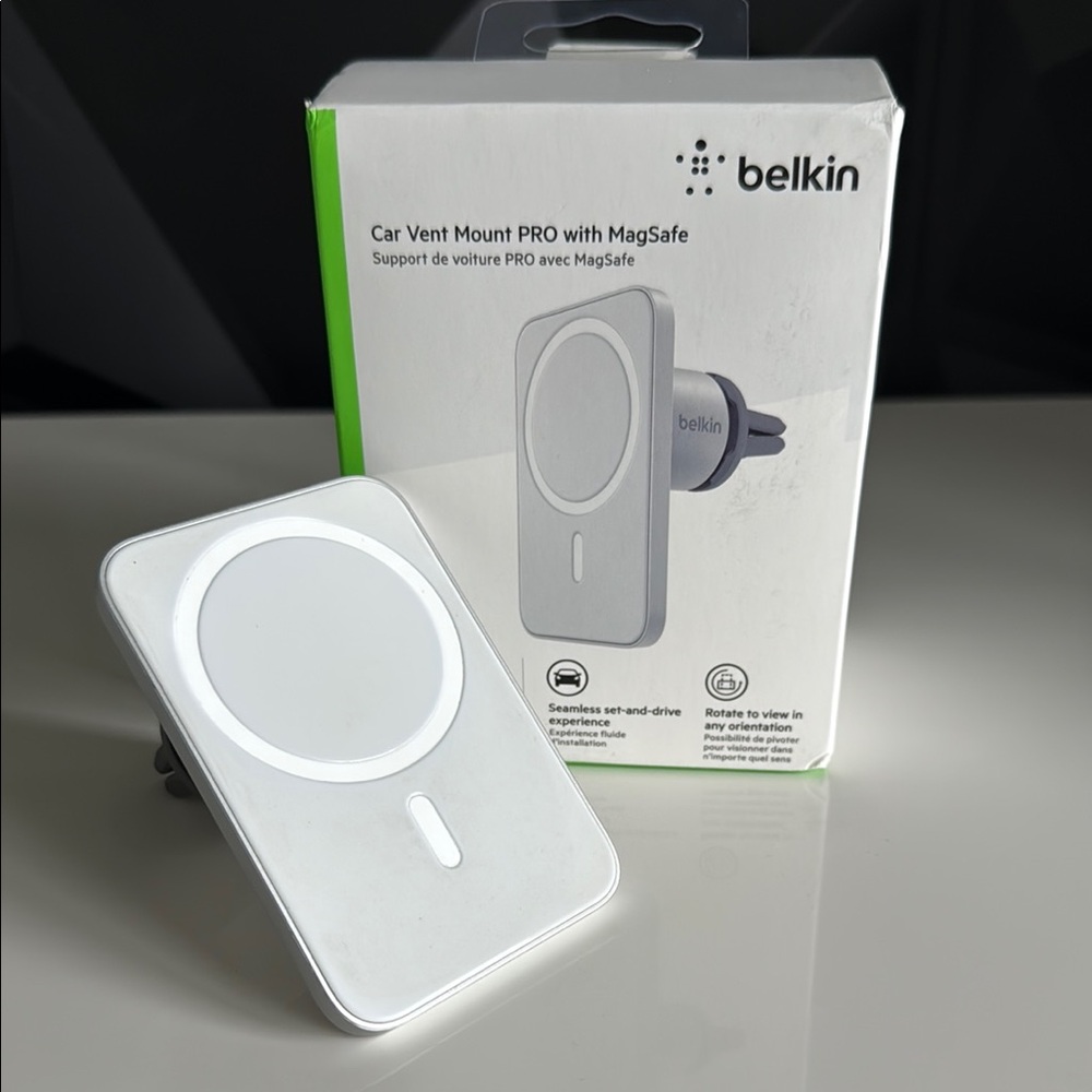 Belkin MagSafe Car Vent Mount - White and Gray